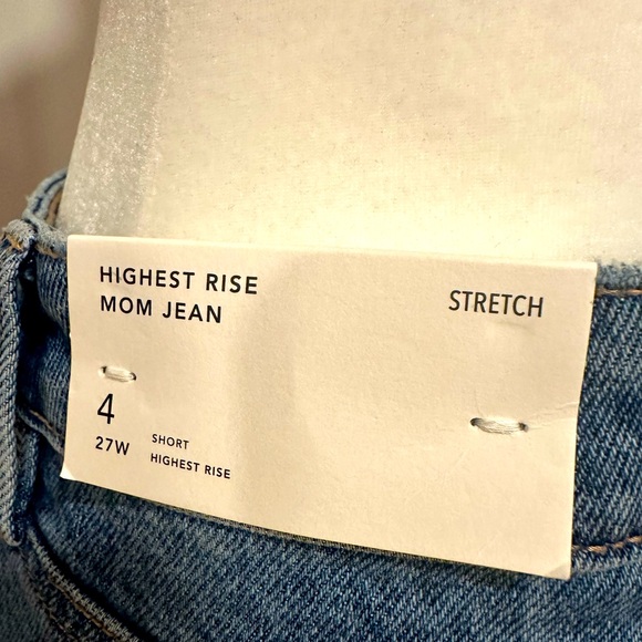 NWT American Eagle Highest Rise Mom Jean - Picture 9 of 13